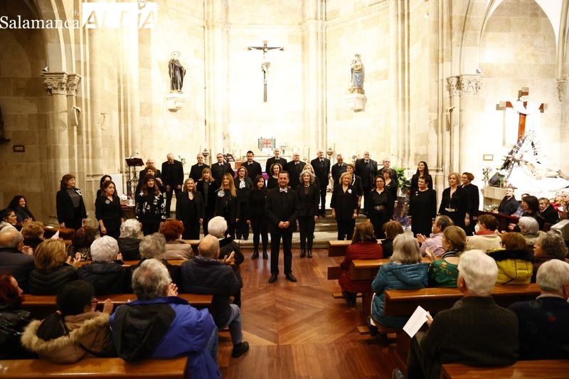 Gran ambiente en el concierto de la Coral Annuba 