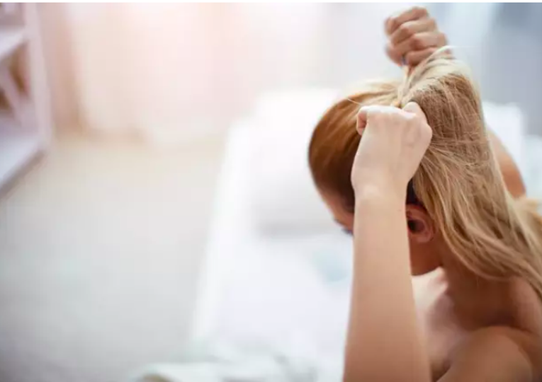 Expertos piden precaución: estos peinados pueden provocar alopecia