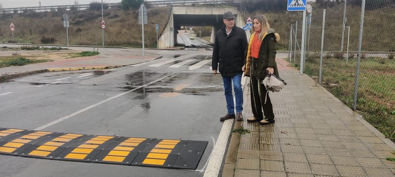 Instalados cuatro reductores de velocidad en el túnel de Aldebarán de Santa Marta