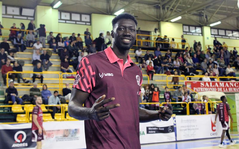 La Antigua ficha este pívot senegalés que jugó en ACB con Estudiantes y Morabanc Andorra