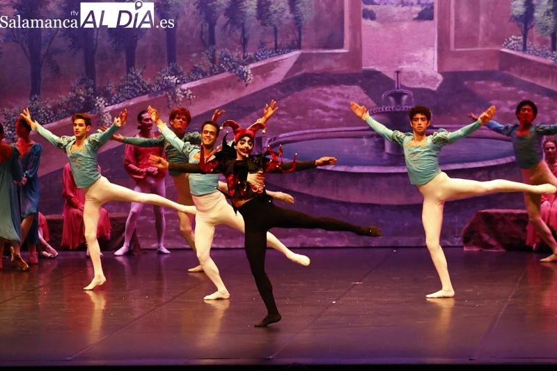 El Lago de los Cisnes llena el CAEM