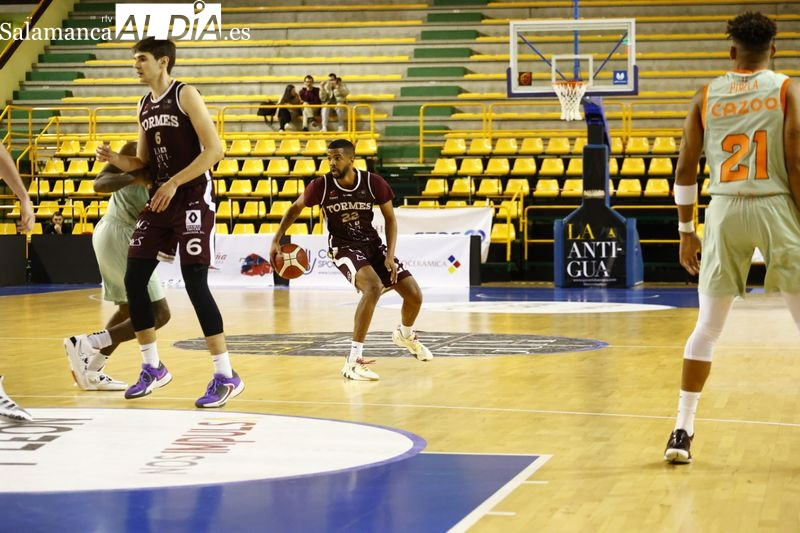 El CB Tormes pega fuerte y tumba al filial del Baskonia sin un Mensah de Oro (83-74)