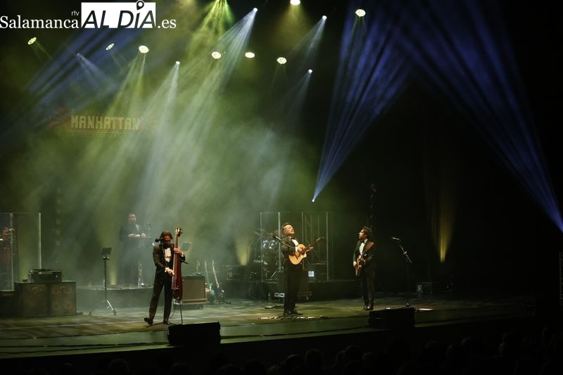 El ritmo de Café Quijano envuelve a un público entregado en el CAEM