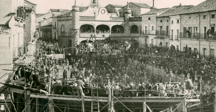 Los Águila acogerá desde marzo una exposición de fotografías taurinas antiguas