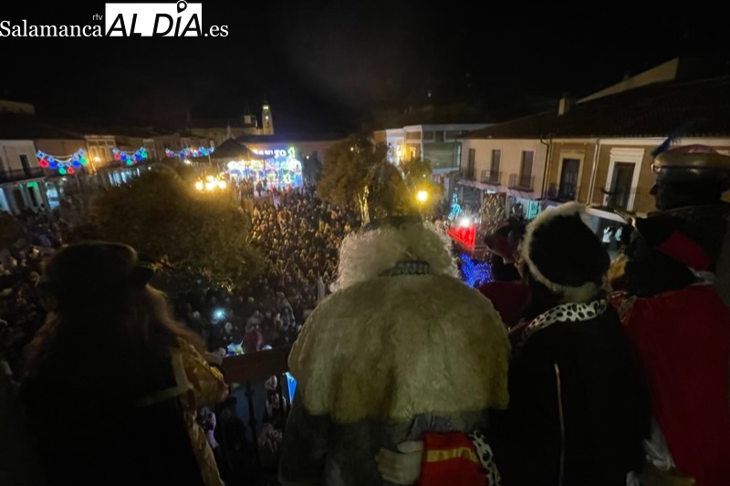 Multitudinario recibimiento a los Reyes Magos en su mas que esperada Cabalgata