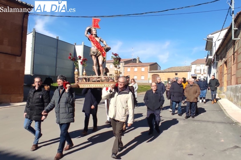 Villoruela arropa con gran ambiente a San Sebastian en el día grande de sus fiestas