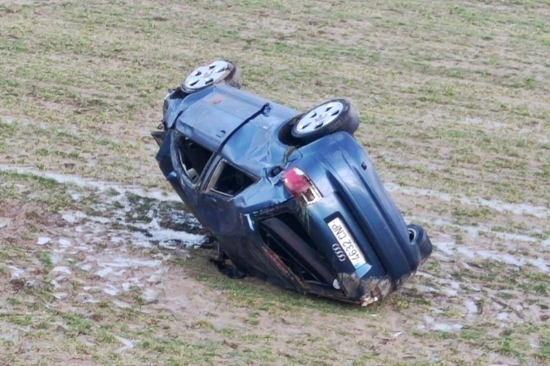 Una espectacular salida de vía en Peñaranda acaba con el conductor llegando por su propio pie hasta el Centro de Salud