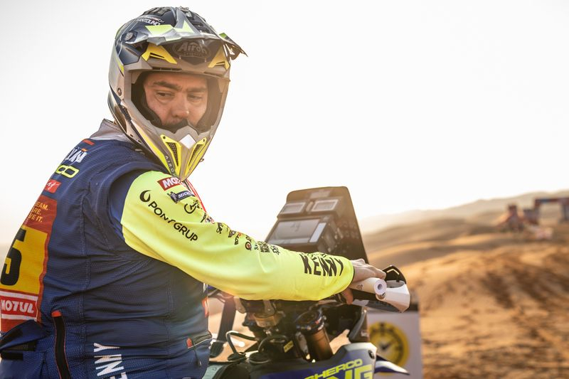 Santolino se mantiene undécimo en la general del Dakar, a falta de tres etapas