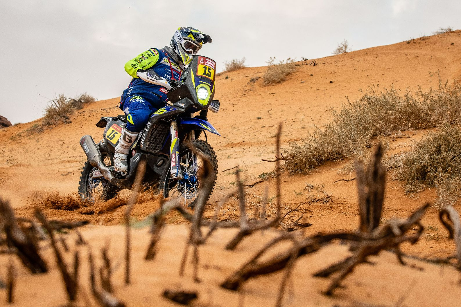 Santolino cumple y acaba el Dakar dentro del top 10