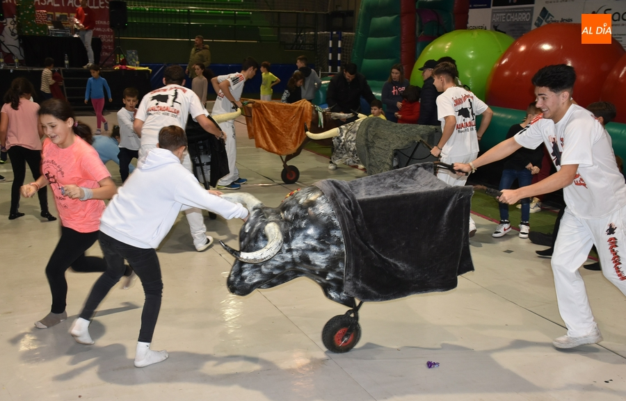 Navilandia vive con gran ambiente su clásico encierro de carretones