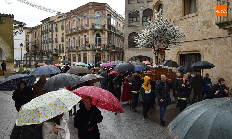 San Sebastián arriesga, y se acaba mojando bastante, en el inicio del ciclo festivo precarnavalero