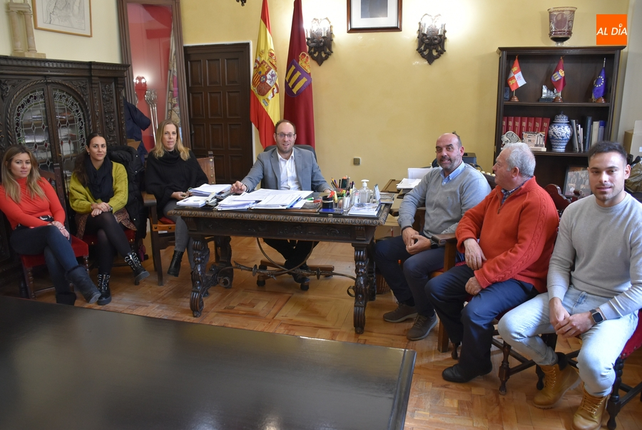 Carmen Álvarez Sánchez y los Bomberos Voluntarios, distinguidos como ‘Mirobrigenses Ilustres’