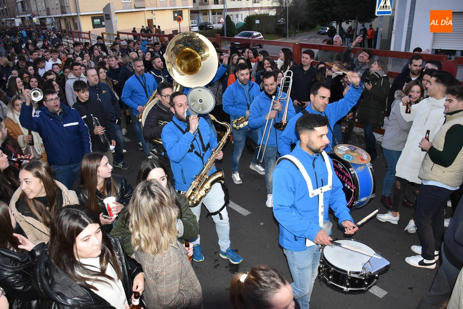 Manliao lidera el espectacular ambiente posterior al Toro de San Sebastián