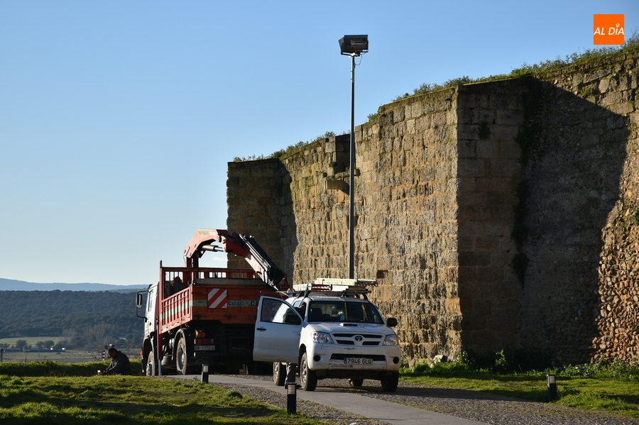 El Paseo Fernando Arrabal se empieza a preparar para el Carnaval