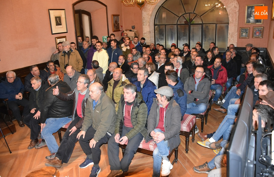 Adjudicado por 1.500€ el tablao que salía a subasta por 234€