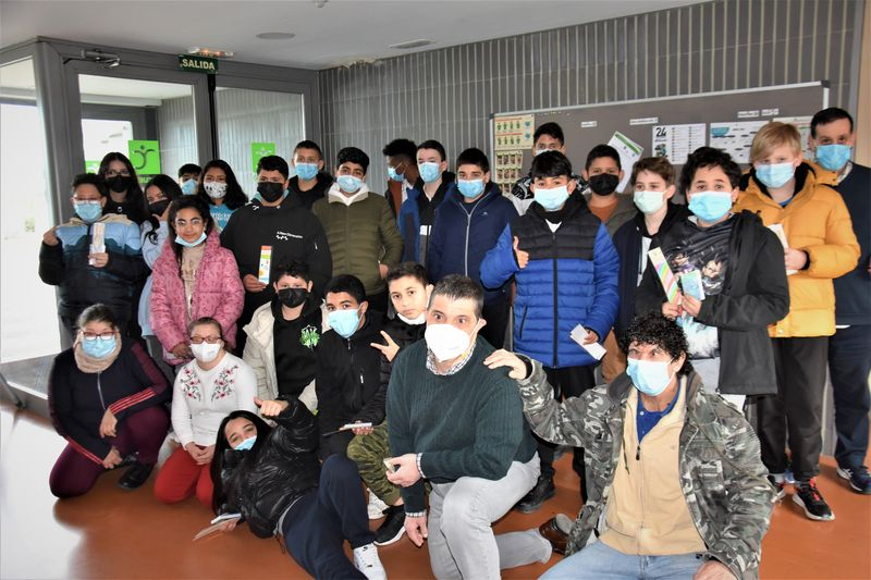 Los alumnos del IES Mateo Hernández visitan el Centro Ocupacional El Cueto de ASPRODES