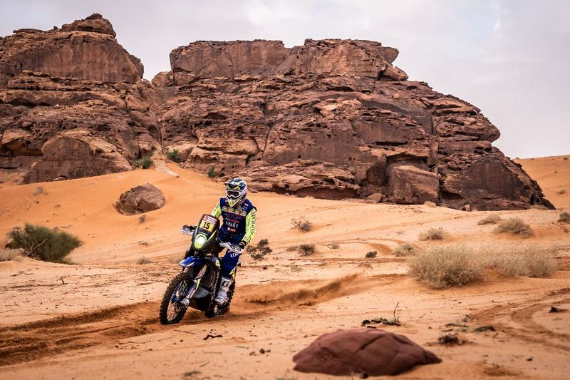 Santolino escala puestos en la general tras una etapa al límite