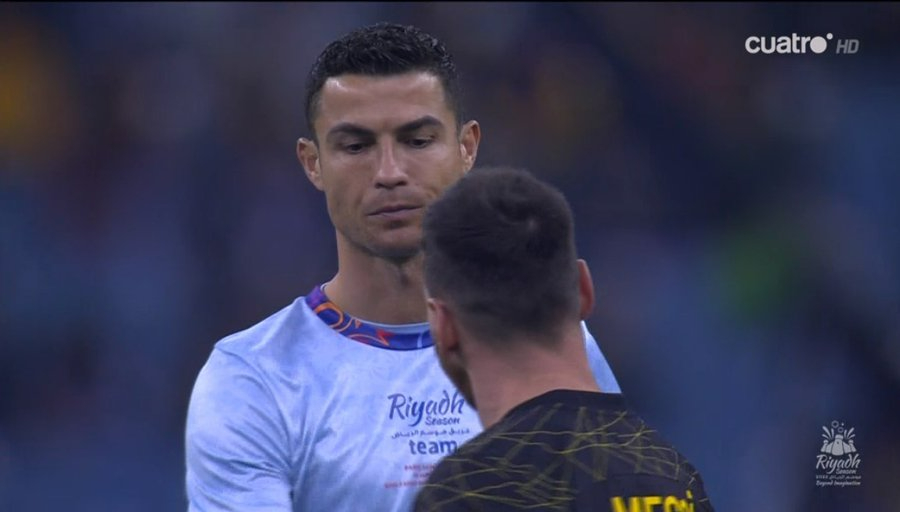 El último baile de Cristiano Ronaldo y Messi en un campo de fútbol: ¡saludo incluido entre dos leyendas y goles de ambos!