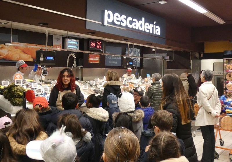 Más de 14.000 escolares visitarán los supermercados GADIS con el programa Alimentes 