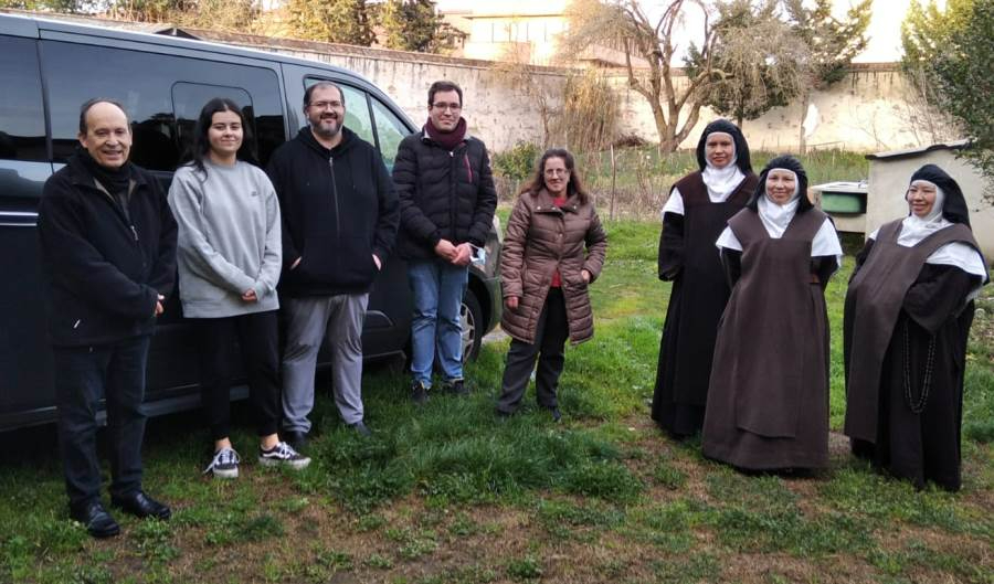 San Andrés entrega ayuda material y económica a las Carmelitas por valor de 2.300€
