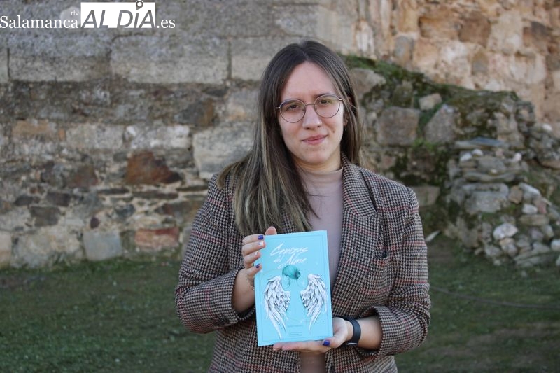 Teresa Vaquero presenta su primer libro ‘Cenizas del alma’