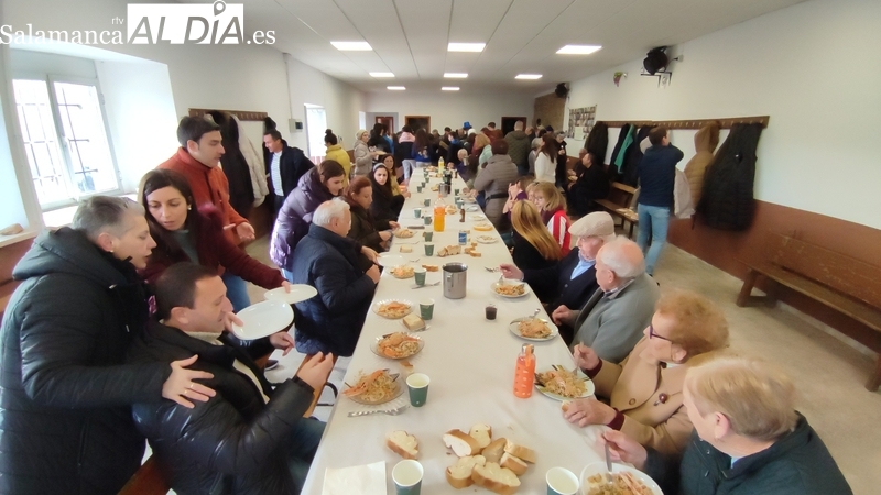 En Escuernavacas despiden las fiestas de San Vicente con un contundente menú