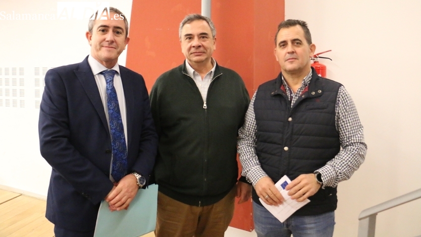 Interesante jornada informativa de Asaja en Vitigudino sobre sanidad animal y la reforma del pago de autónomos 