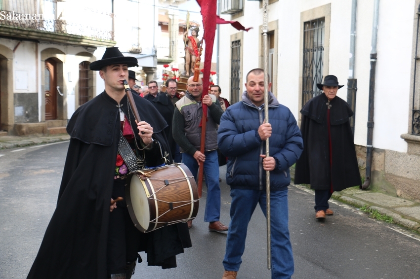 En Villavieja de Yeltes honran a San Sebastián con una colación decente y merienda de fardel