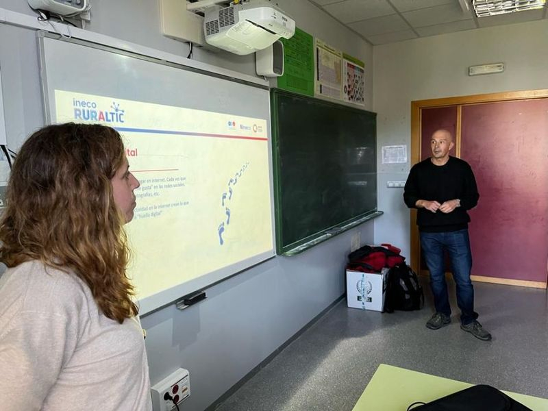 El primer municipio salmantino en recibir a los nómadas digitales de Ineco RuralTIC