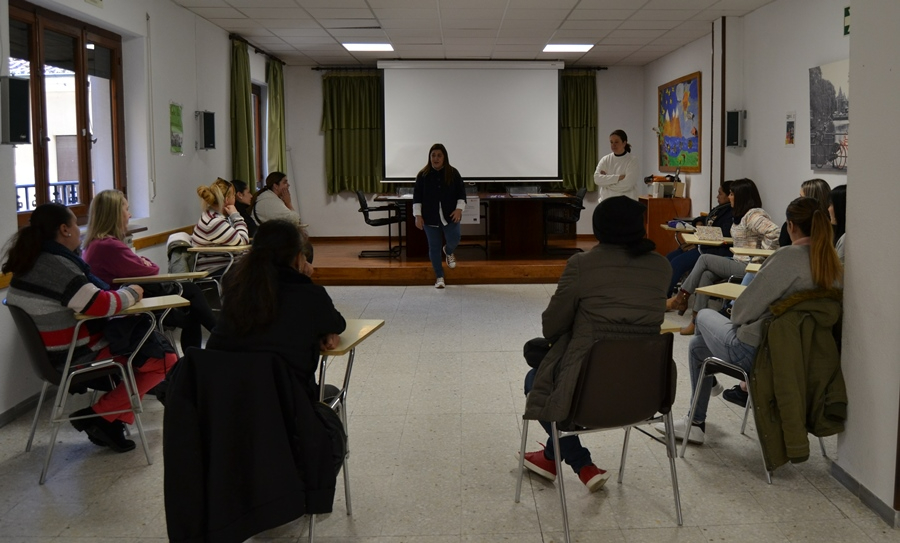 Una docena de personas arranca la nueva acción de atención sociosanitaria de Cáritas