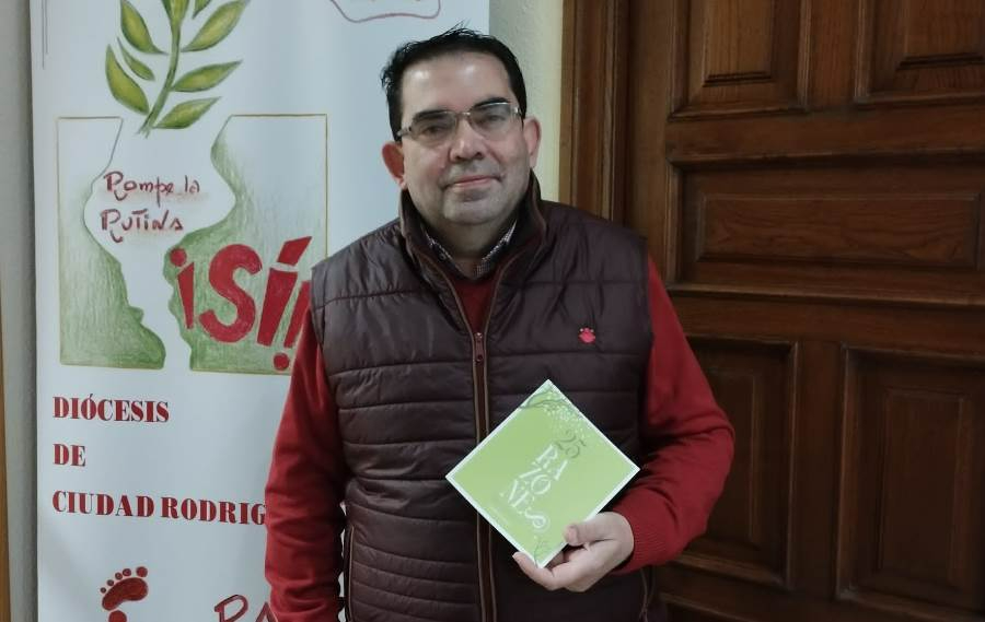 Antonio Risueño lanza un libro de reflexiones con motivo de sus 25 años como sacerdote