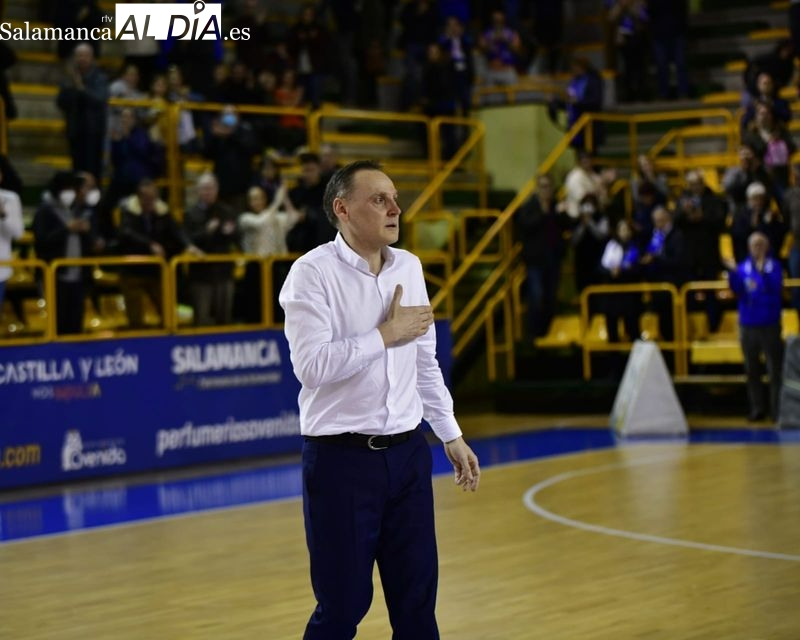 ¡¡Bombazo en el baloncesto español: Roberto Íñiguez anuncia que deja de ser el entrenador del Perfumerías Avenida!!