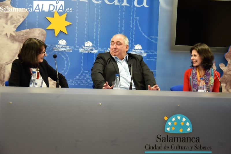 José Ignacio García presenta su libro La memoria de los crisantemos y defiende con pasión la literatura