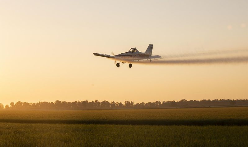 Mueren dos militares al estrellarse con una avioneta privada en Murcia