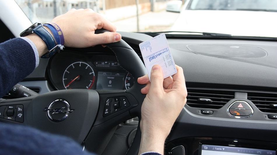 ¿Cómo puedo recuperar los puntos perdidos del carné?