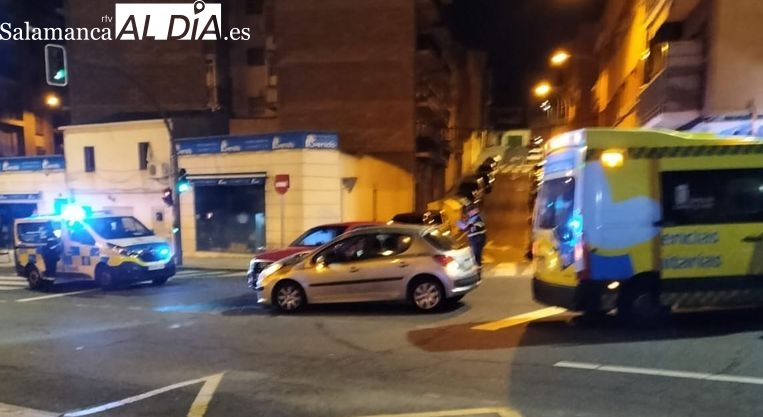 Colisión de dos turismos en la carretera de Ledesma