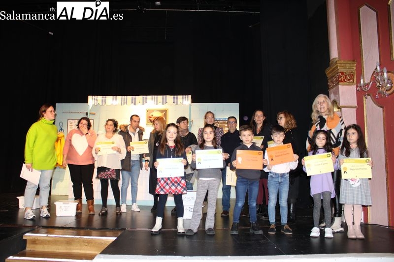 El Ayuntamiento entrega los premios de los concursos navideños 
