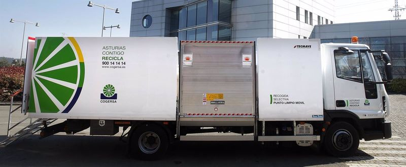 Muere en Villaviciosa un trabajador de Cogersa al colisionar un turismo con el camión de recogida de basura