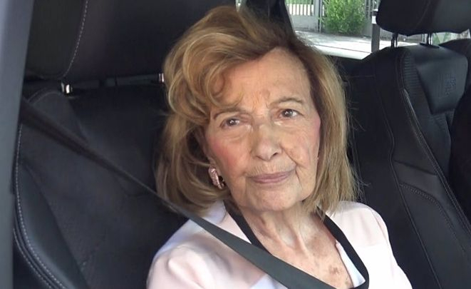 María Teresa Campos recibe el alta hospitalaria y sus hijas desvelan el motivo de su ingreso