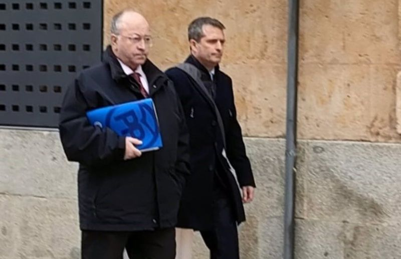 La jueza recuerda al PP que la persona citada en Salamanca era Feijóo y no su representante legal
