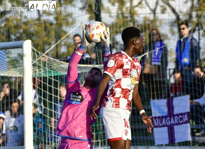 Santi Perea y el CD Guijuelo: El Arenteiro tiene buenos jugadores técnicamente y nosotros unos tanques en todas las posiciones