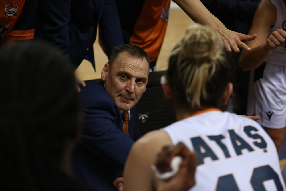 ¿Cómo le ha ido a Roberto Íñiguez en su primer partido lejos del Perfumerías Avenida?