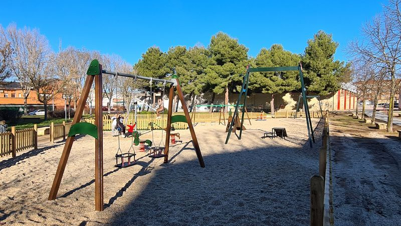 El parque Tomás Bretón estrena zona de juegos