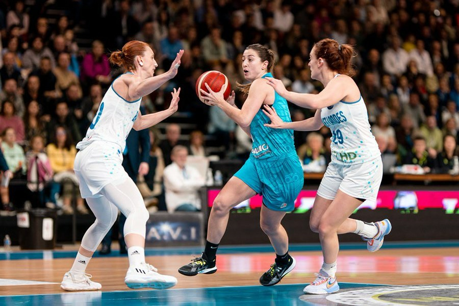 Descalabro del Perfumerías Avenida en la prórroga de un partido contra el Basket Landes que tenía en la mano (71-64)