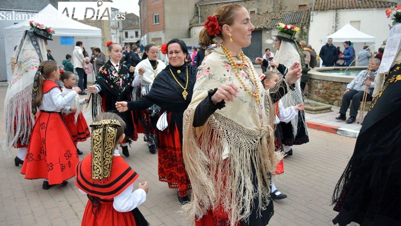 Animada tarde de folclore charro con la celebración de Los Barrios en Lumbrales