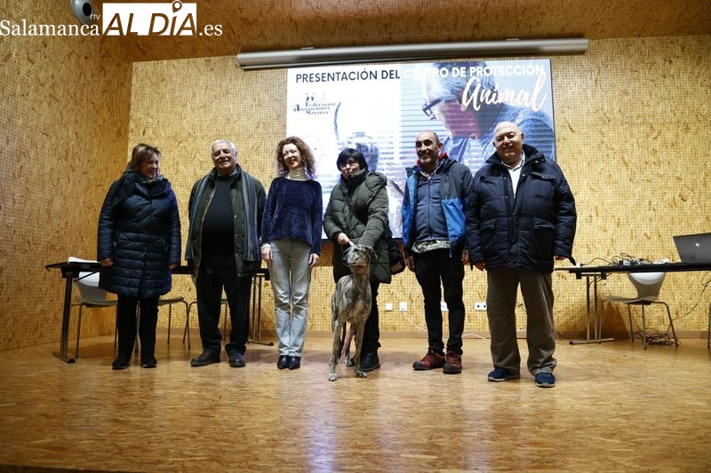 Animan a las personas mayores a mejorar su vida adoptando una mascota