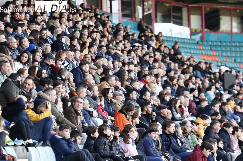 La jornada de puertas abiertas regala el mejor ambiente de la temporada en el Helmántico