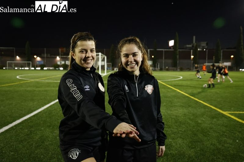 La historia de Luna y Adriana: casi un año lesionadas para volver a disfrutar de su pasión en el Salamanca FF