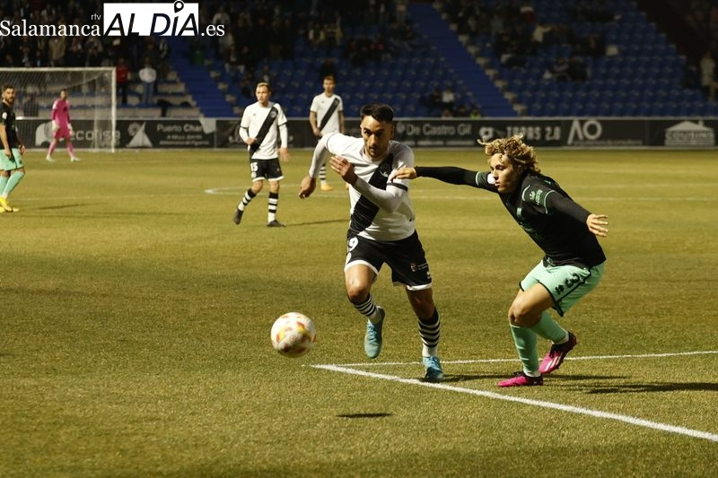 Un penalti condena a Unionistas contra el Mérida (0-1)