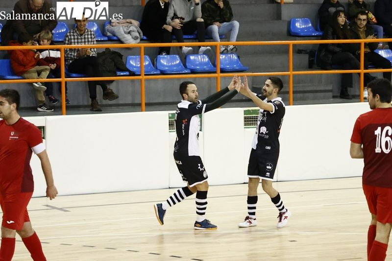 Unionistas FS no le pierde el pulso al playoff y golea a la Universidad de Valladolid pese a un tímido susto (7-4)